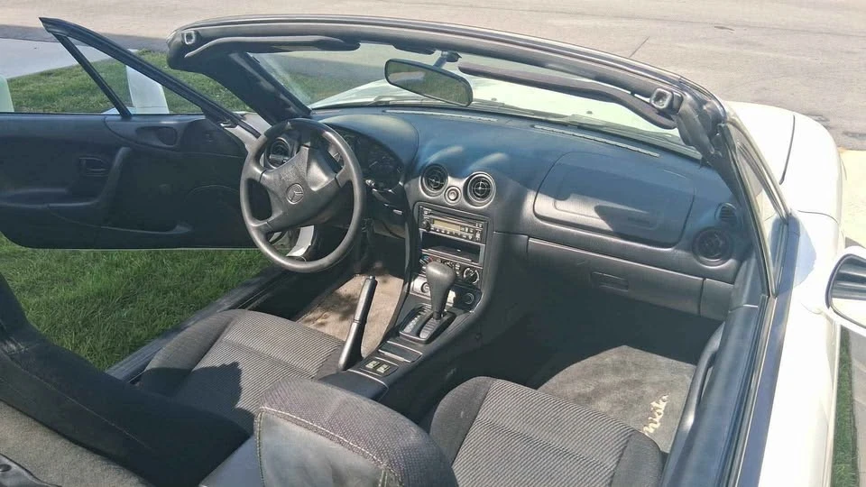 1999 Mazda NB MX-5 Miata - Image 11 of 20