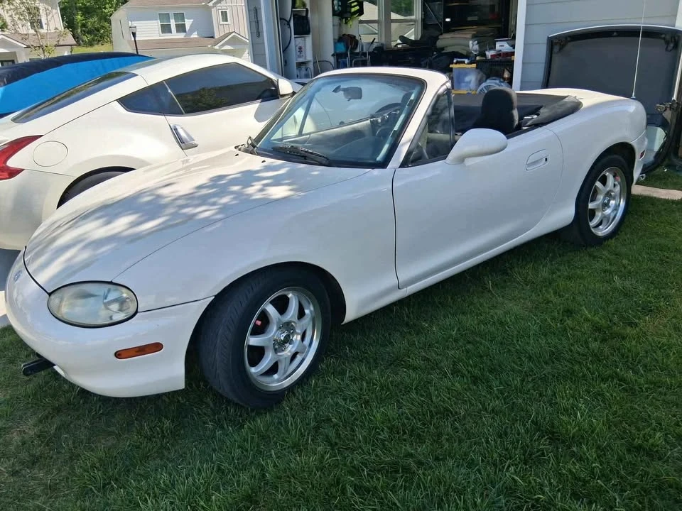 1999 Mazda NB MX-5 Miata - Image 13 of 20
