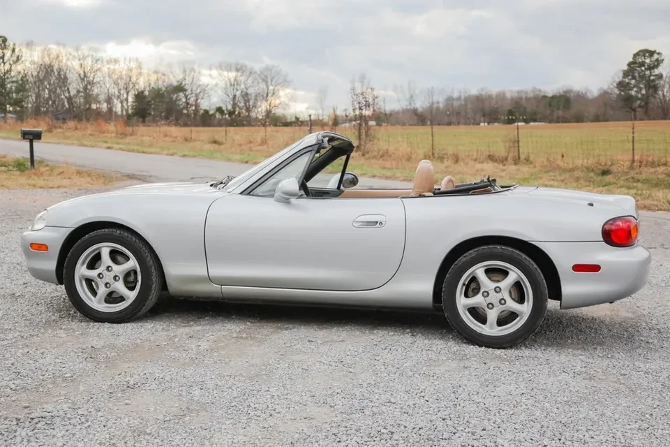 1999 Mazda NB MX-5 Miata - Image 5 of 14
