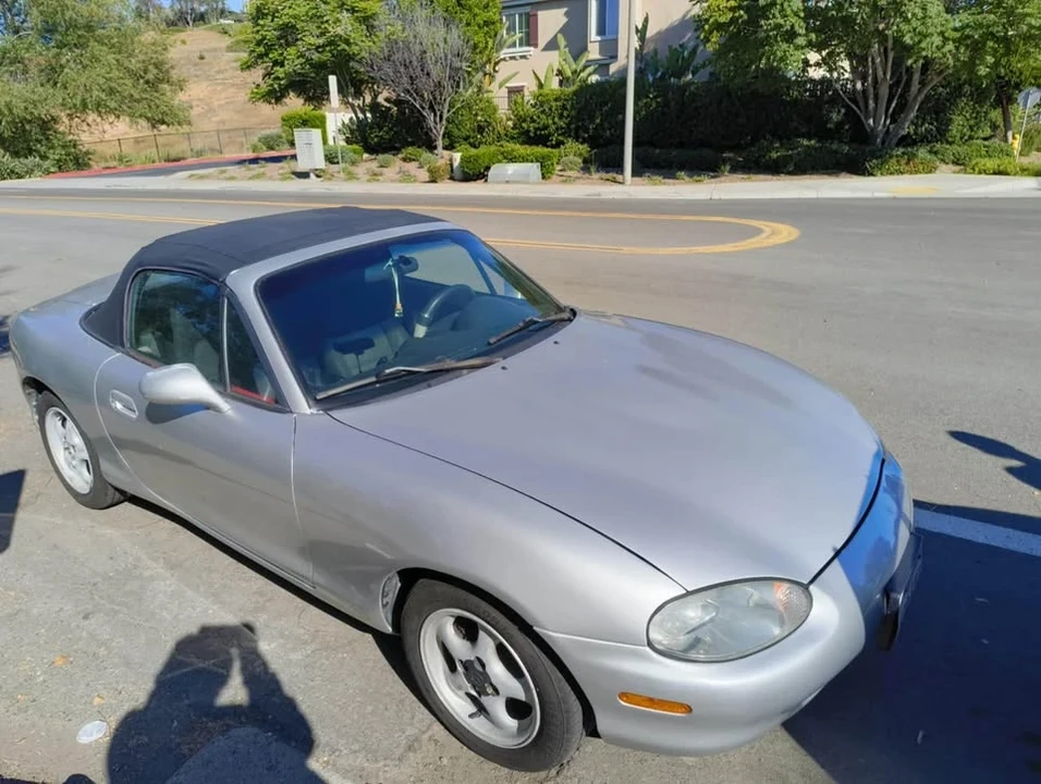 1999 Mazda NB MX-5 Miata - Image 2 of 5