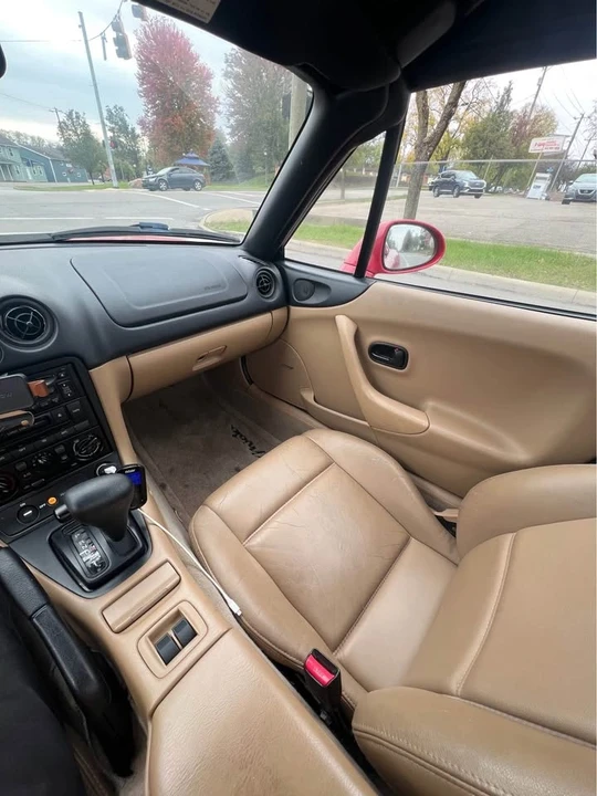 1999 Mazda NB MX-5 Miata - Image 8 of 10