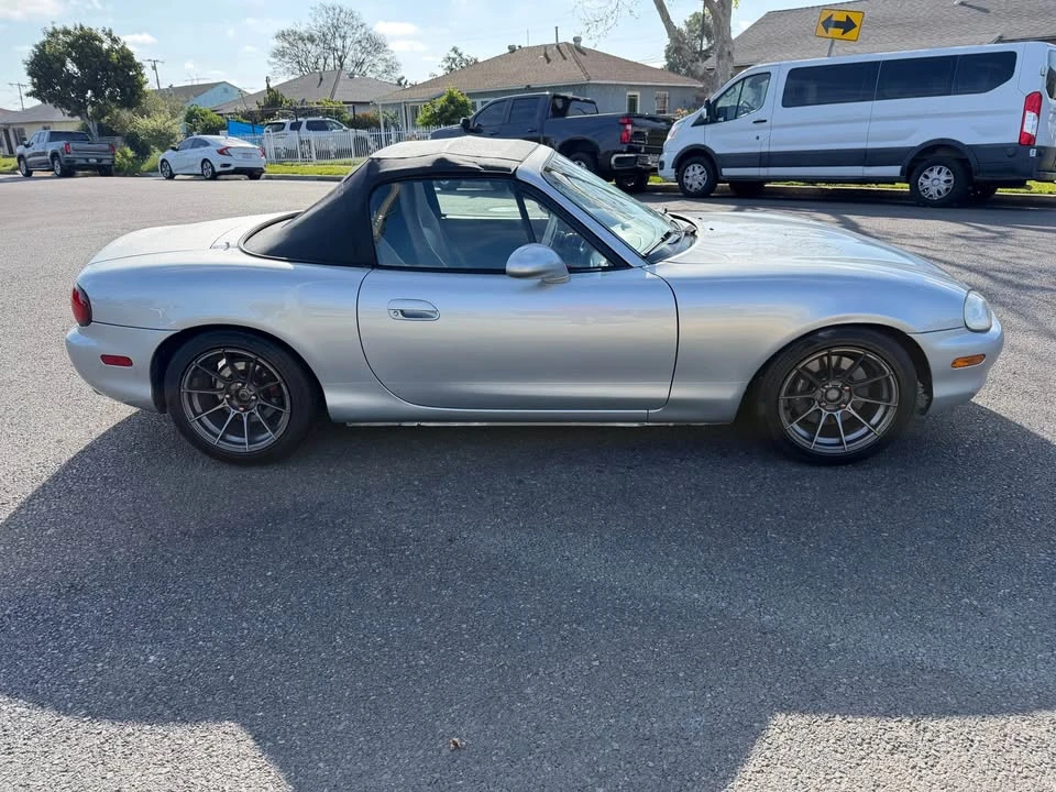 1999 Mazda NB MX-5 Miata - Image 4 of 12