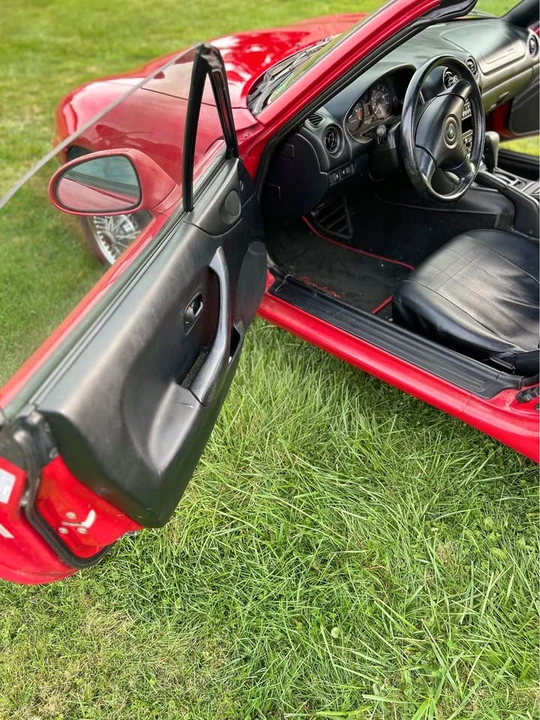 1999 Mazda NB MX-5 Miata - Image 5 of 15