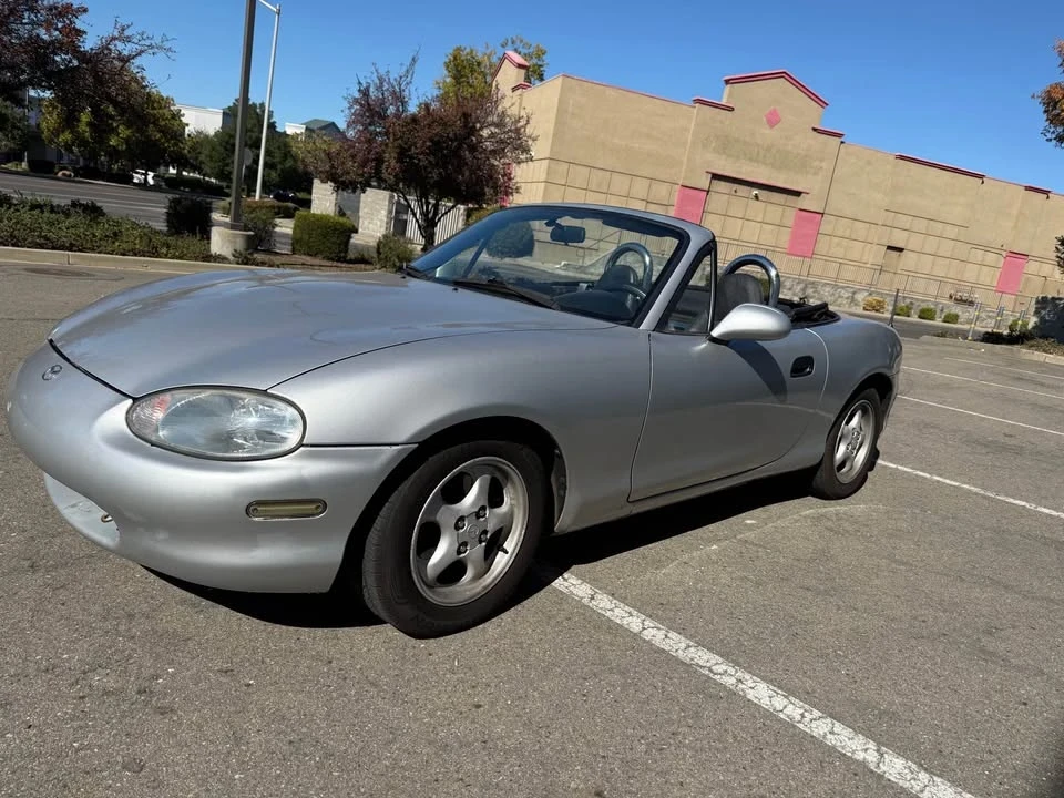 1999 Mazda NB MX-5 Miata - Image 4 of 8