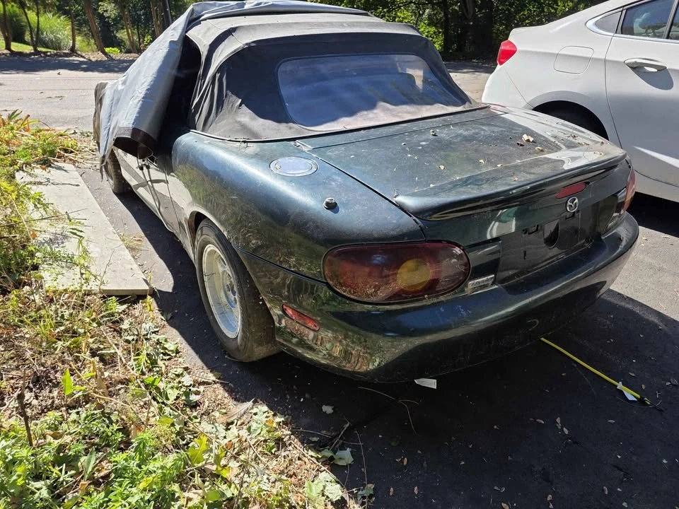 1999 Mazda NB MX-5 Miata - Image 4 of 10