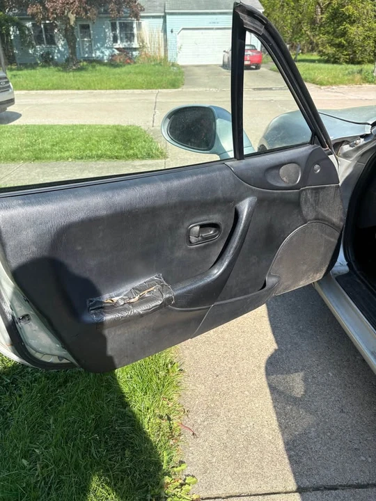 1999 Mazda NB MX-5 Miata - Image 9 of 15