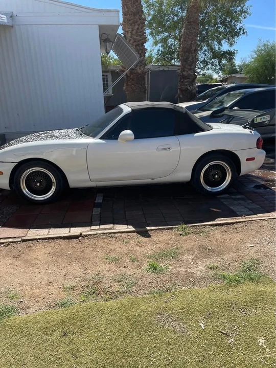 1999 Mazda NB MX-5 Miata - Image 9 of 10