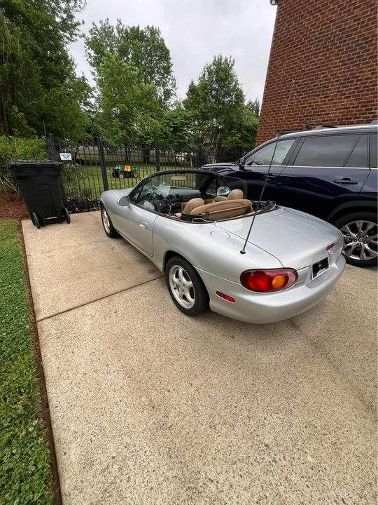 1999 Mazda NB MX-5 Miata - Image 10 of 16