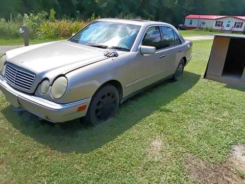 1999 Mercedes-Benz 300 SE Small car