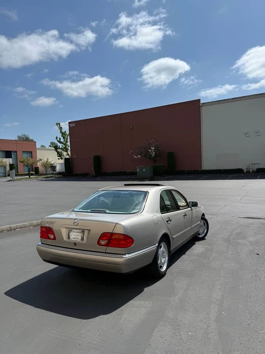 1999 Mercedes-Benz W124 E-Class - Image 4 of 10