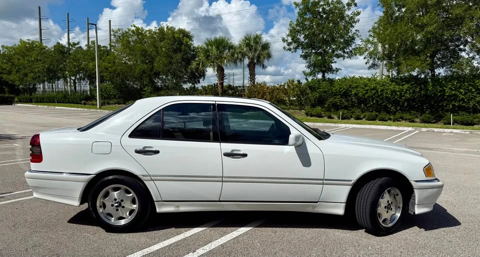 1999 Mercedes-Benz W202 C-Class - Image 11 of 12