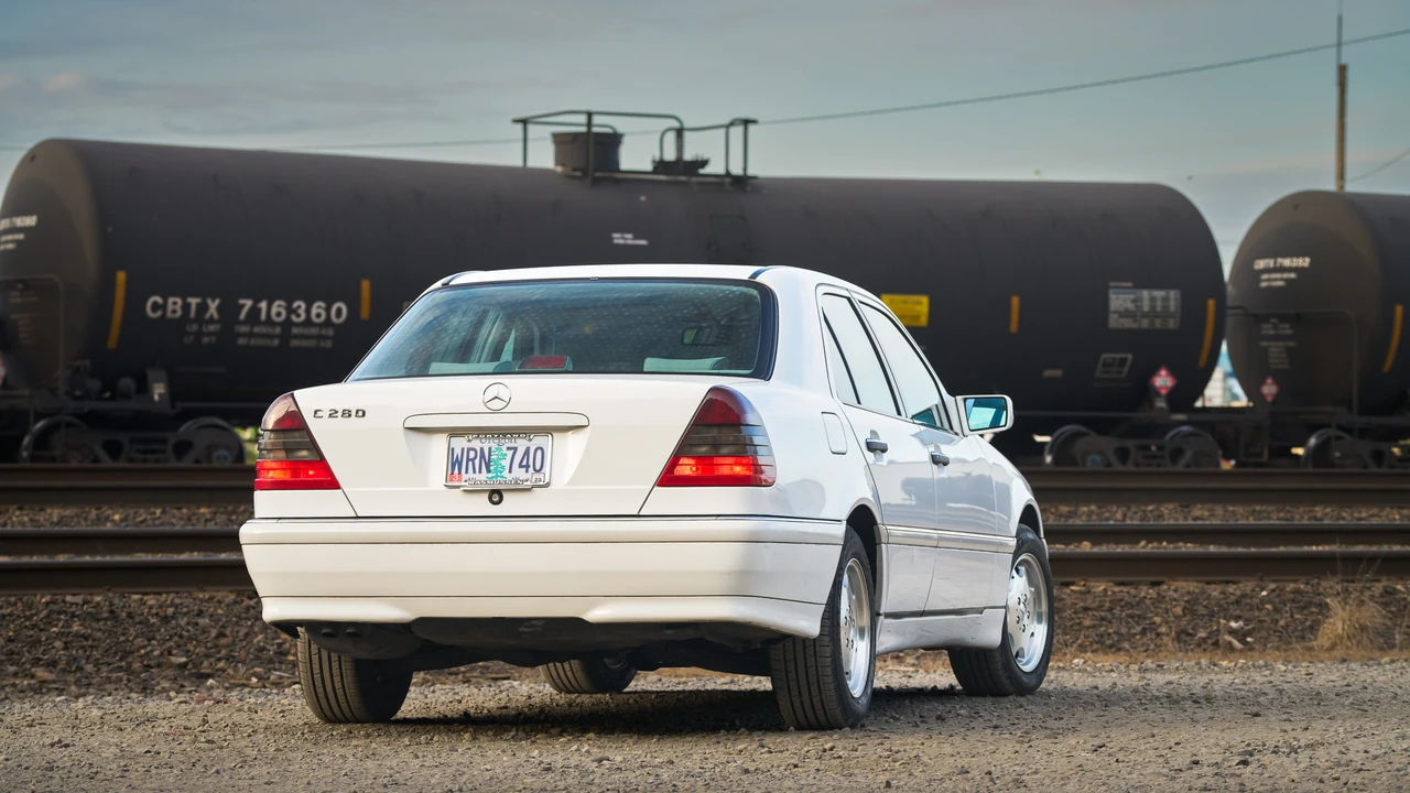 1999 Mercedes-Benz W202 C-Class - Image 9 of 31