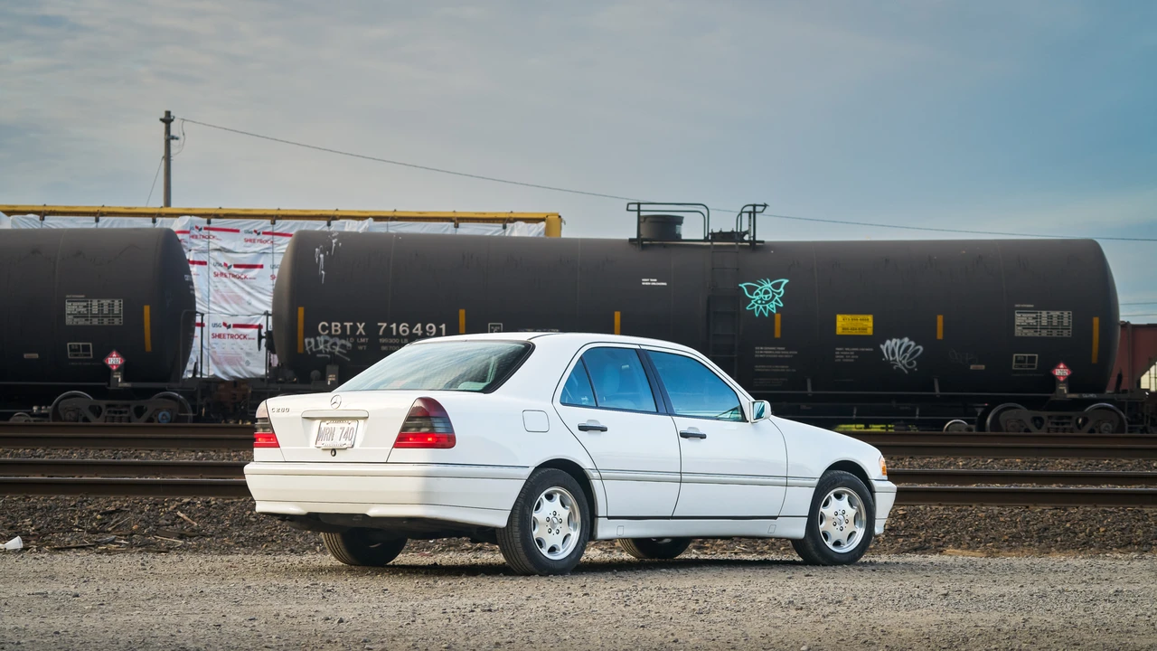 1999 Mercedes-Benz W202 C-Class - Image 10 of 31