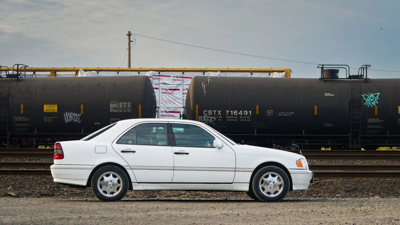 1999 Mercedes-Benz W202 C-Class - Image 11 of 31
