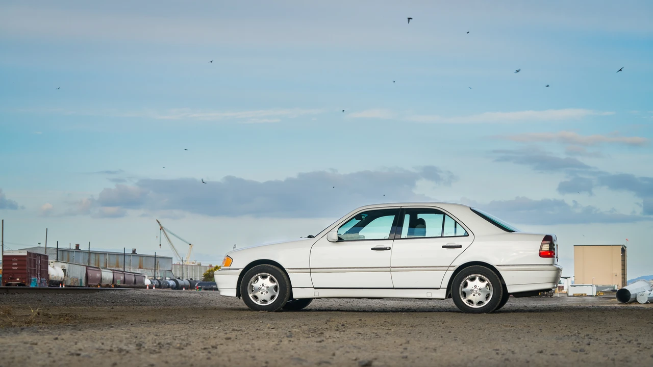 1999 Mercedes-Benz W202 C-Class - Image 4 of 31