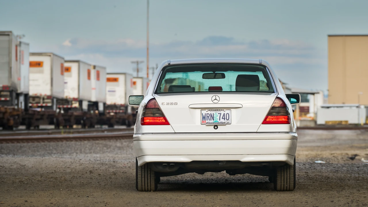 1999 Mercedes-Benz W202 C-Class - Image 8 of 31