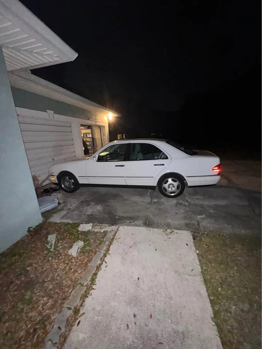 1999 Mercedes-Benz W210 E-Class - Image 9 of 16