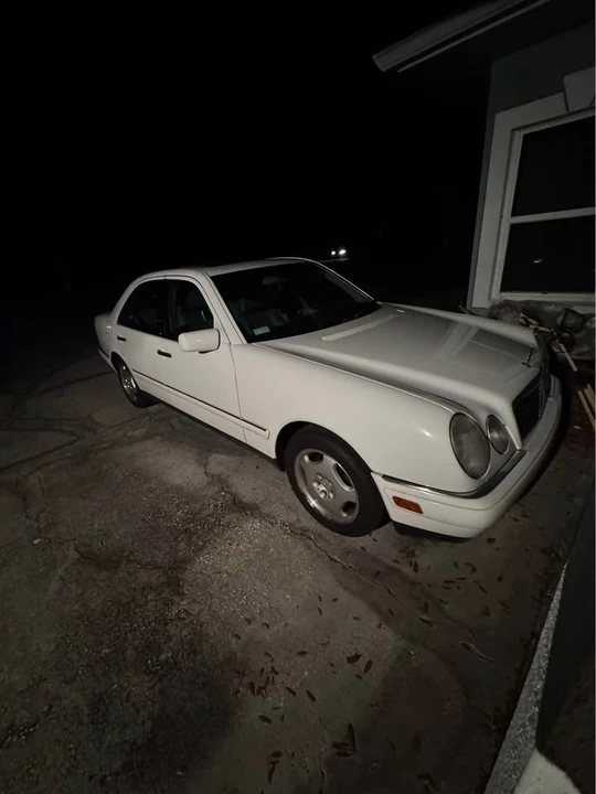 1999 Mercedes-Benz W210 E-Class - Image 2 of 16