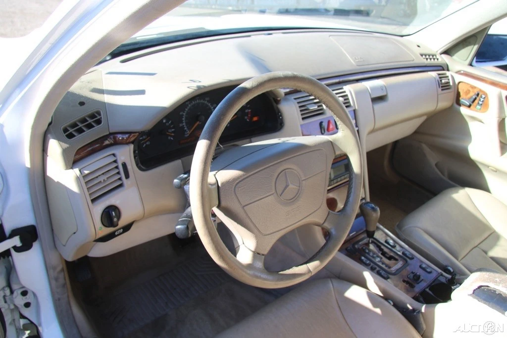 1999 Mercedes-Benz W210 E-Class - Image 14 of 21