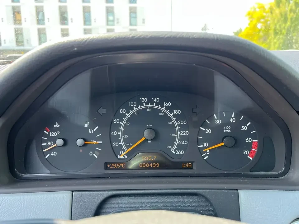 1999 Mercedes-Benz W210 E-Class - Image 10 of 10