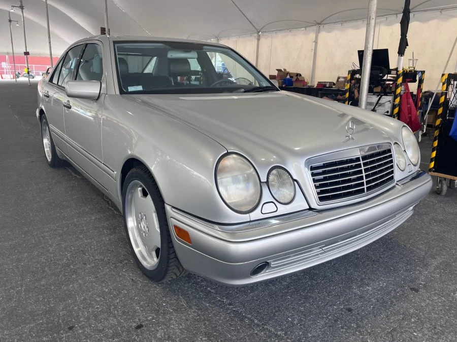 1999 Mercedes-Benz W210 E 36 & E 50 & E 55 & E 60 AMG - Image 2 of 4