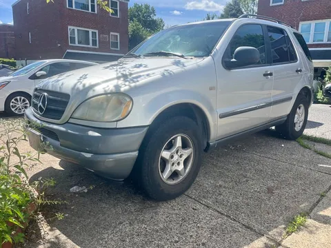 1999 Mercedes-Benz ML320