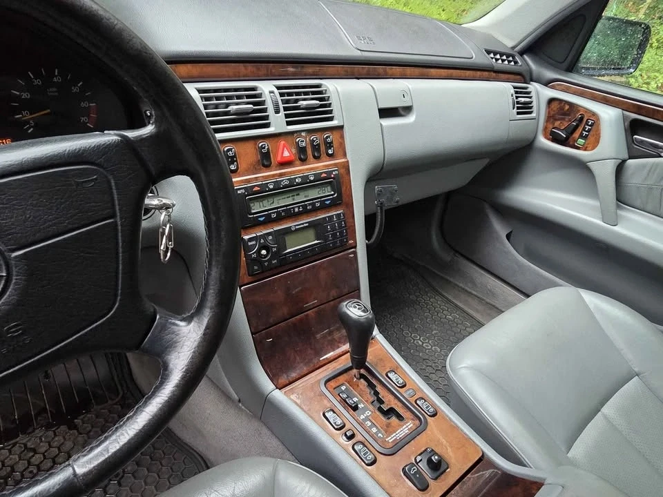 1999 Mercedes-Benz W210 E-Class - Image 9 of 12