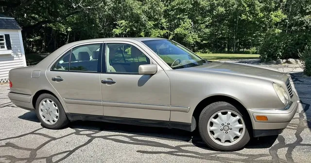 1999 Mercedes-Benz E320
