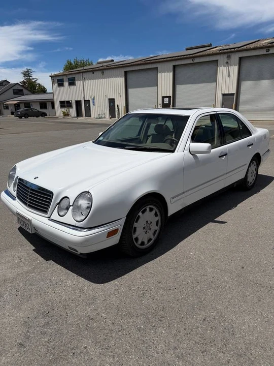 1999 Mercedes-Benz W210 E-Class - Image 2 of 9