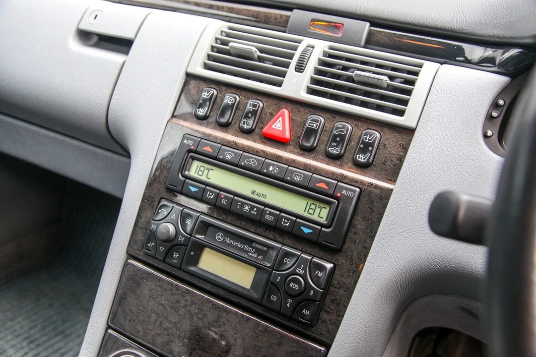 1999 Mercedes-Benz W210 E-Class - Image 18 of 30