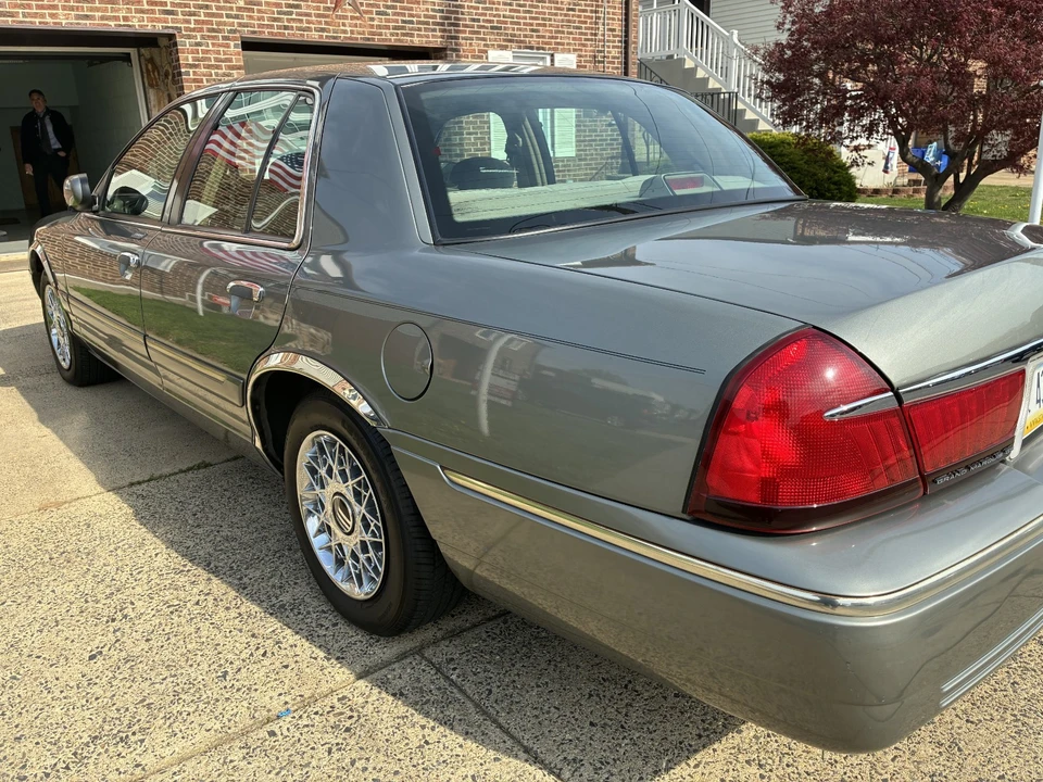 1999 Mercury Grand Marquis - Image 8 of 19