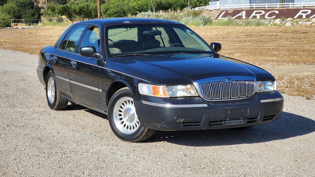 1999 Mercury Grand Marquis - Image 4 of 26