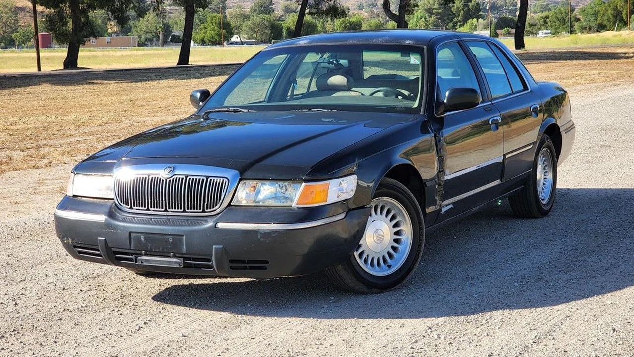 1999 Mercury Grand Marquis - Image 5 of 26