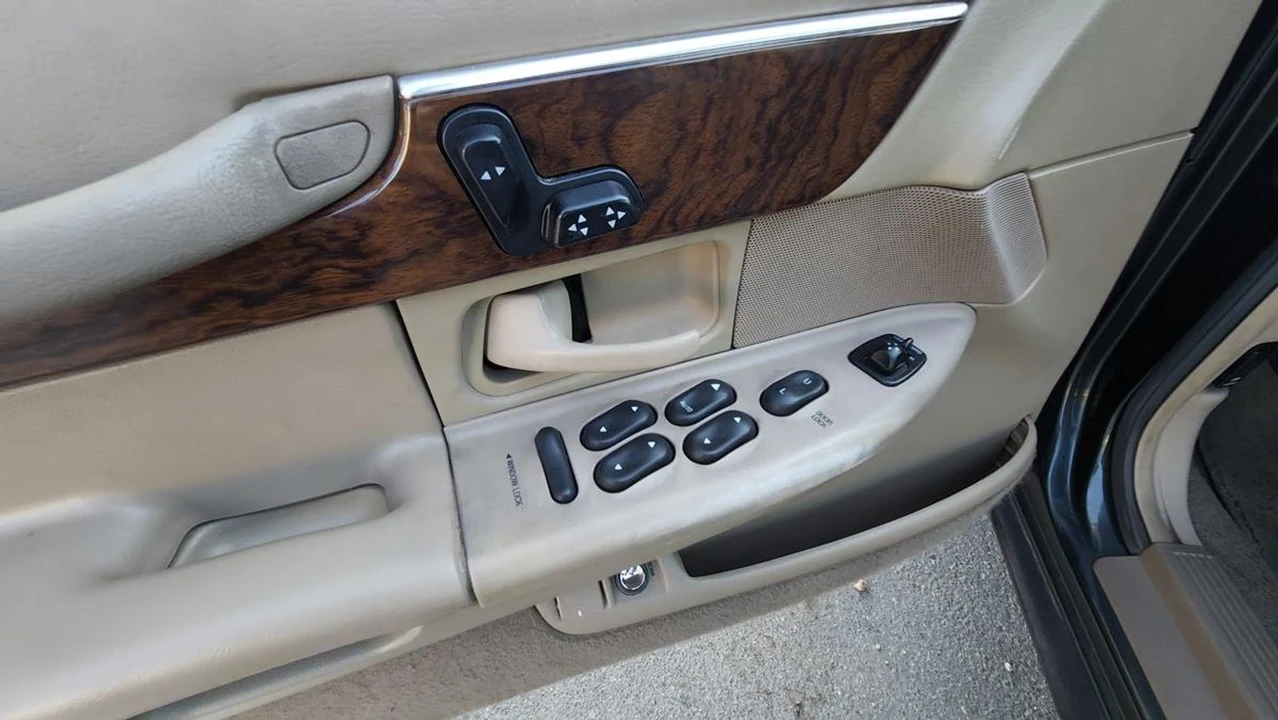 1999 Mercury Grand Marquis - Image 22 of 26