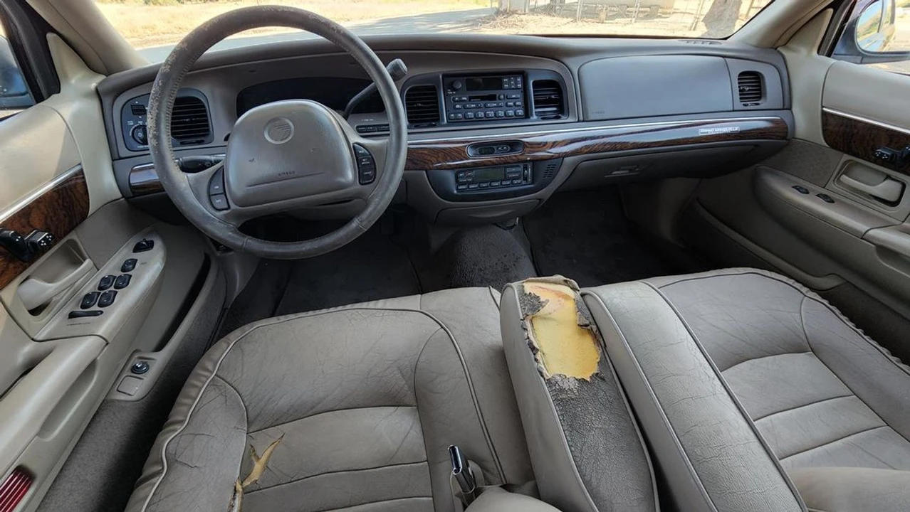 1999 Mercury Grand Marquis - Image 8 of 26