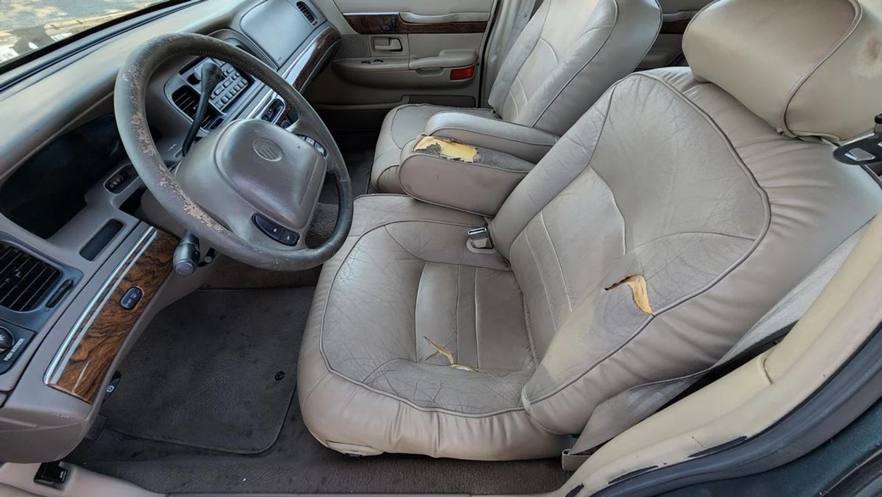 1999 Mercury Grand Marquis - Image 14 of 26
