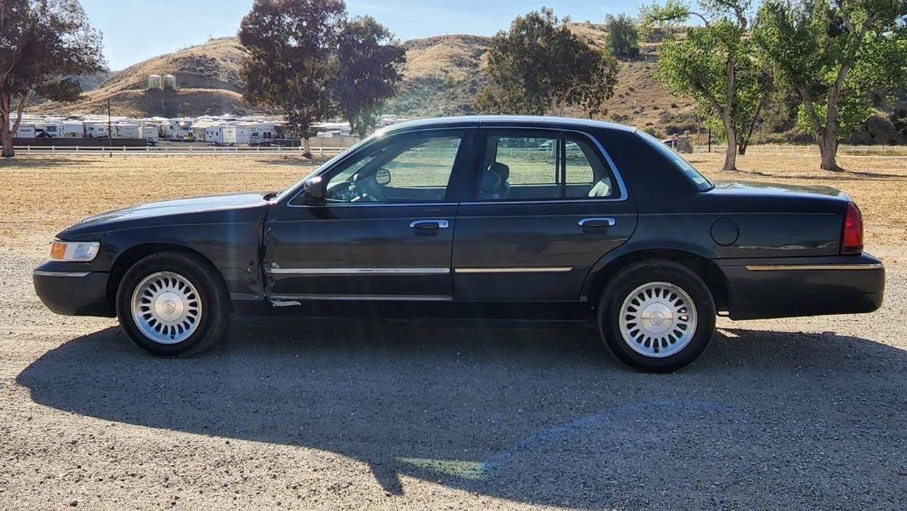 1999 Mercury Grand Marquis - Image 12 of 26