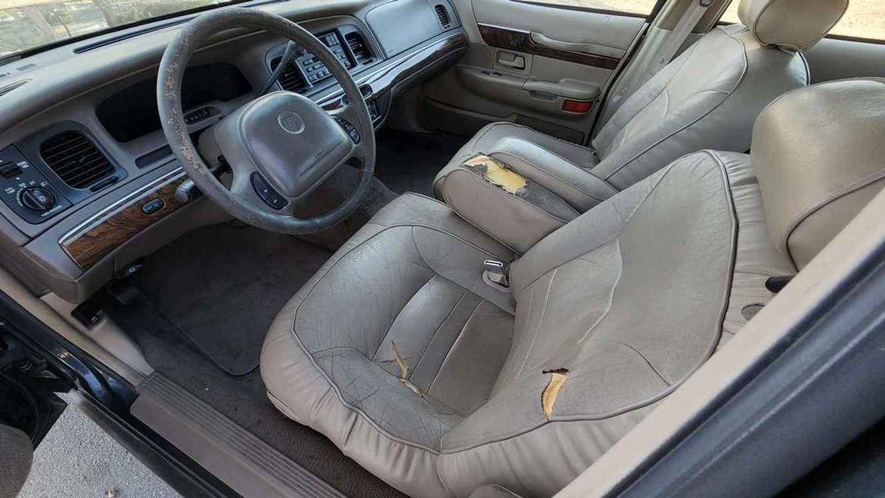 1999 Mercury Grand Marquis - Image 9 of 26