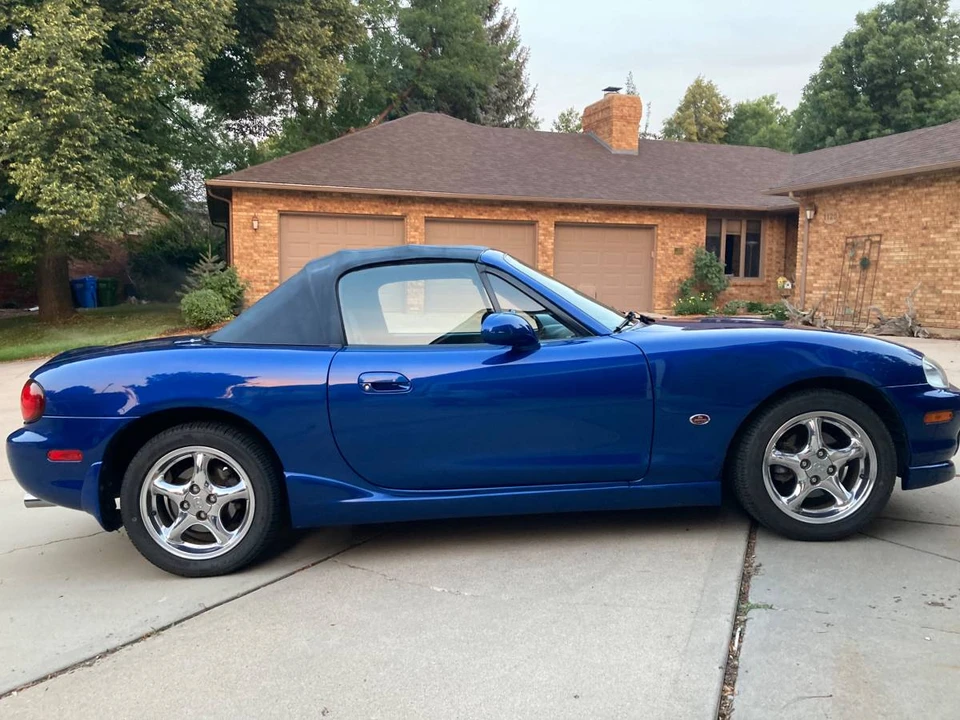 1999 Mazda NB MX-5 Miata - Image 2 of 13