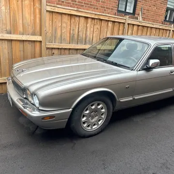 1999 Jaguar XJ8