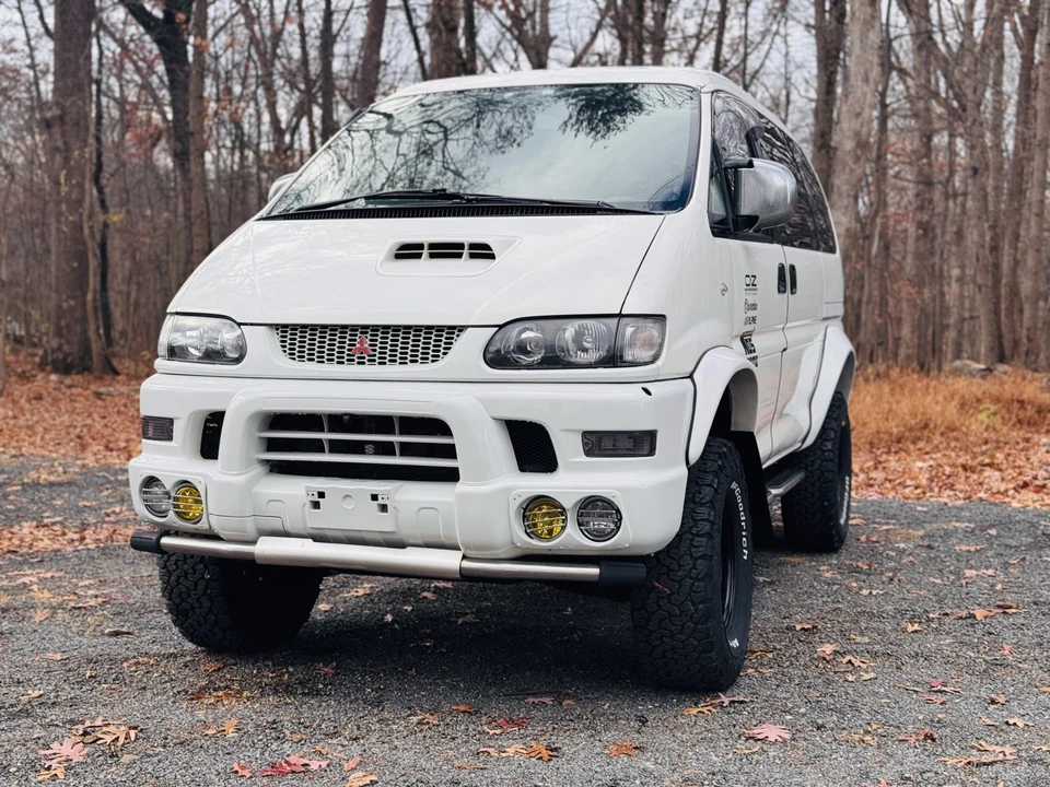 1999 Mitsubishi Delica 4th Gen - Image 4 of 31