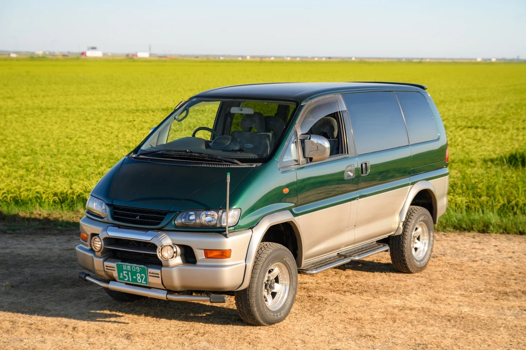 1999 Mitsubishi Delica 4th Gen - Image 3 of 31