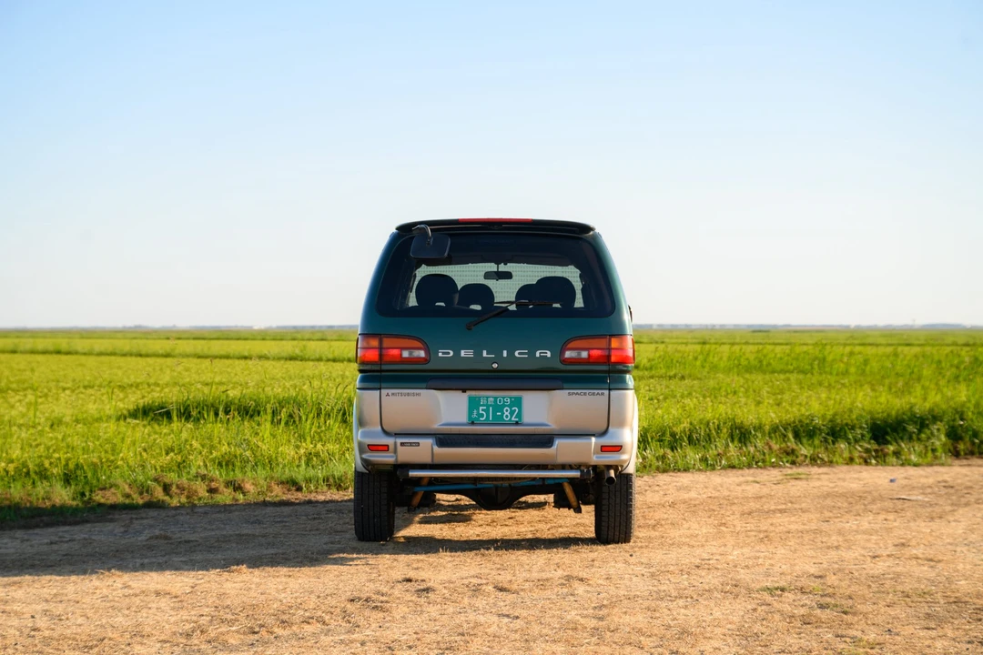 1999 Mitsubishi Delica 4th Gen - Image 14 of 31