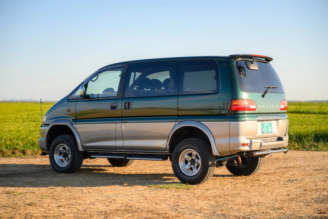 1999 Mitsubishi Delica 4th Gen - Image 18 of 31