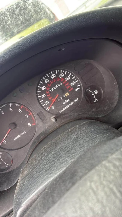 1999 Mitsubishi Eclipse 2nd Gen - Image 2 of 8
