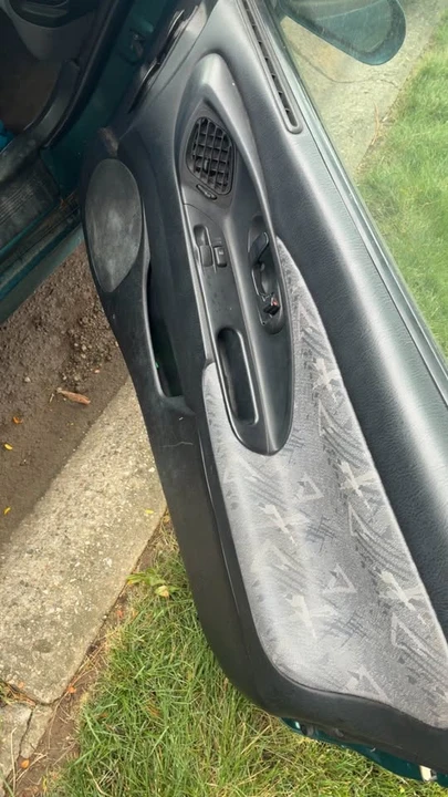 1999 Mitsubishi Eclipse 2nd Gen - Image 4 of 8