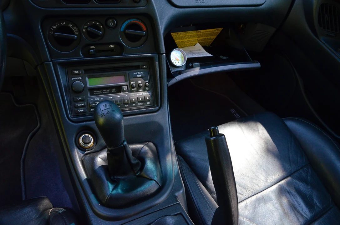 1999 Mitsubishi Eclipse 2nd Gen - Image 21 of 31