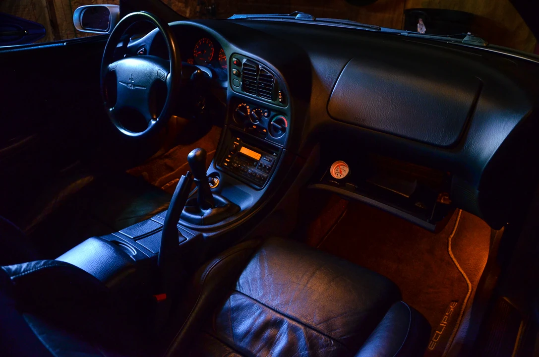 1999 Mitsubishi Eclipse 2nd Gen - Image 20 of 31