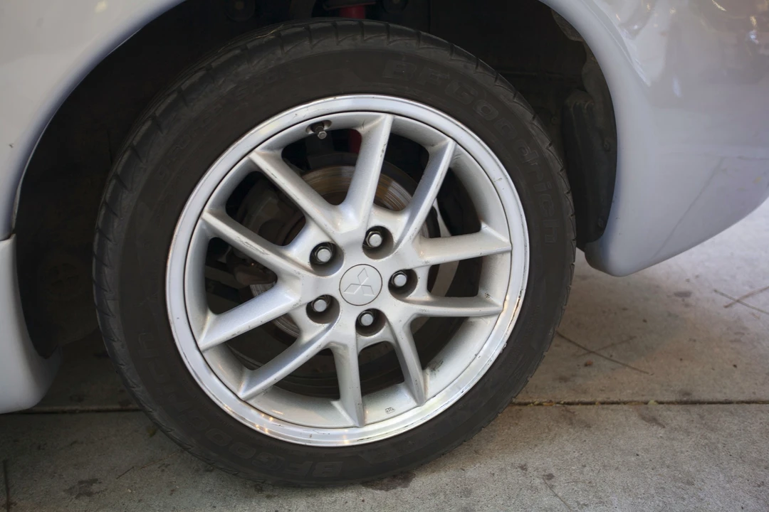 1999 Mitsubishi Eclipse 2nd Gen - Image 10 of 22