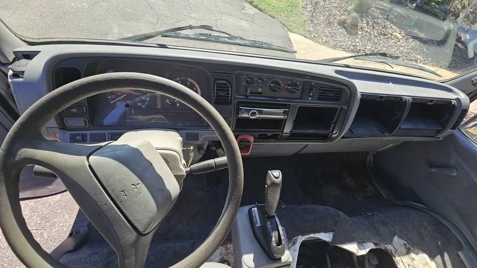 1999 Mitsubishi Chariot 3rd Gen - Image 5 of 12